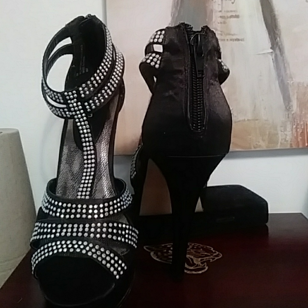 Shoes - Picture 2 of 2
